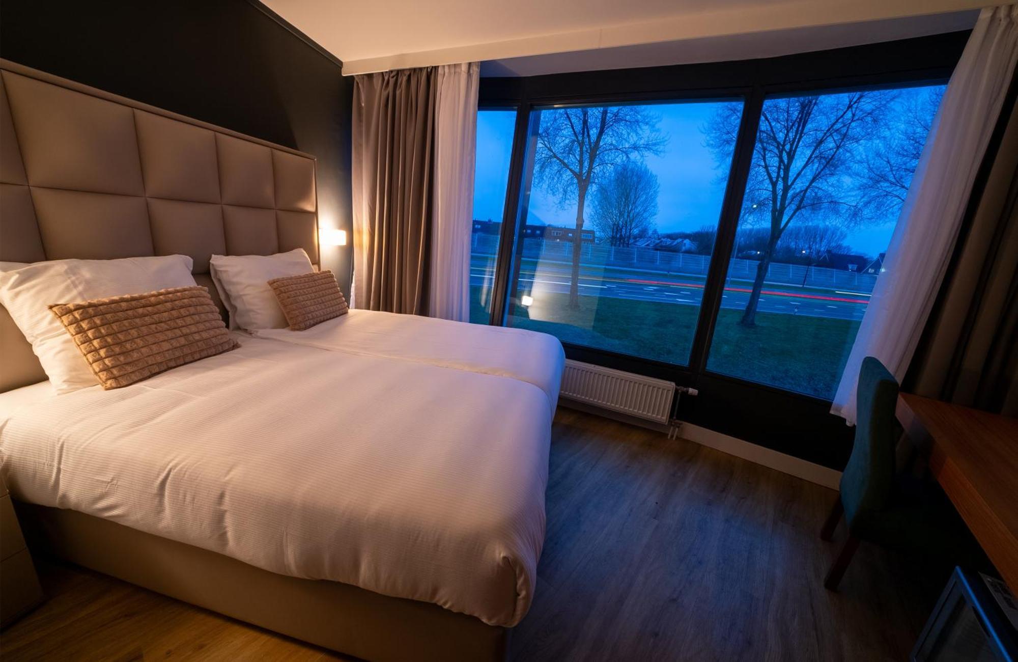 Ma Airport Hotel Hoofddorp Exterior photo