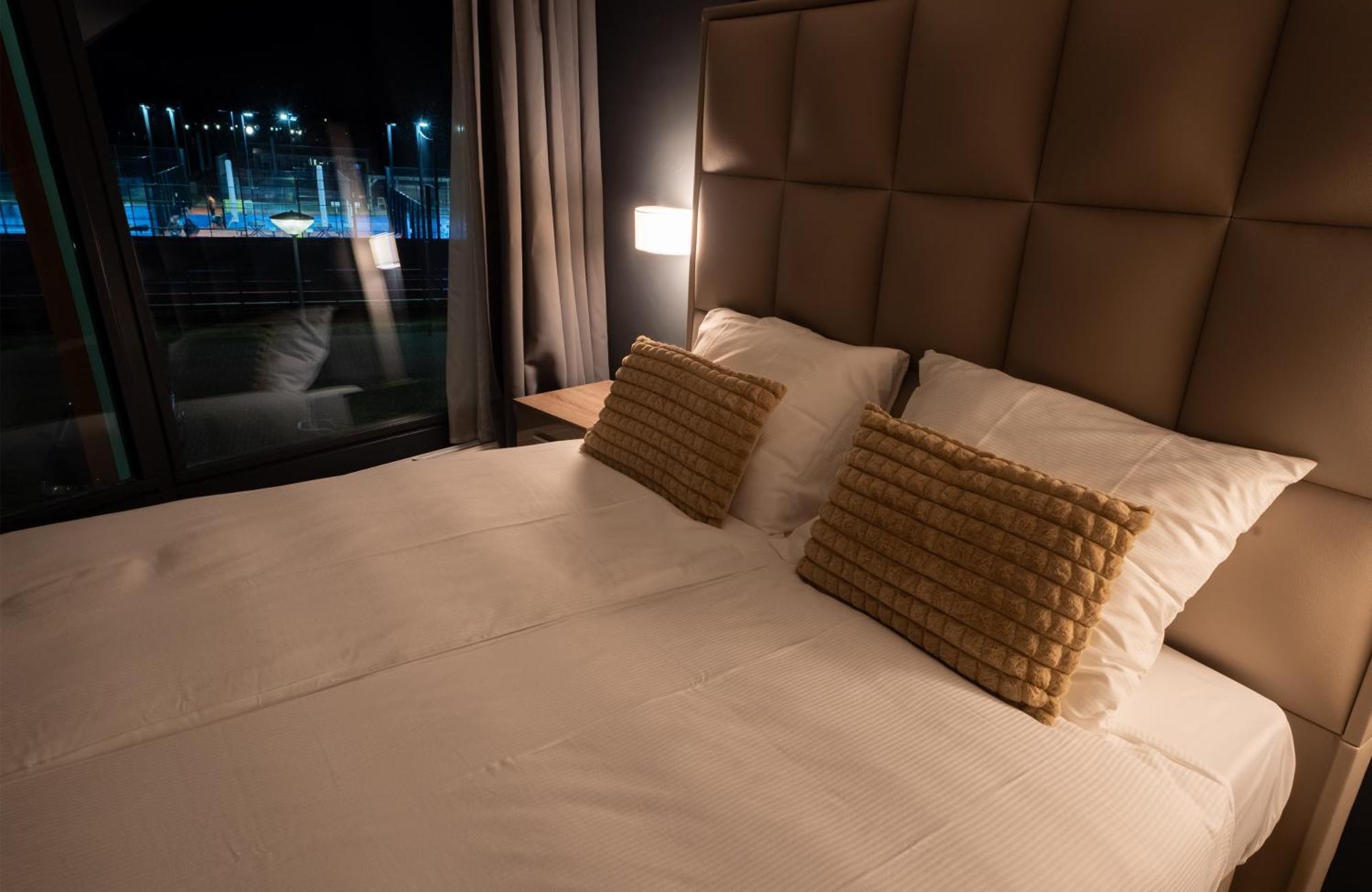 Ma Airport Hotel Hoofddorp Exterior photo